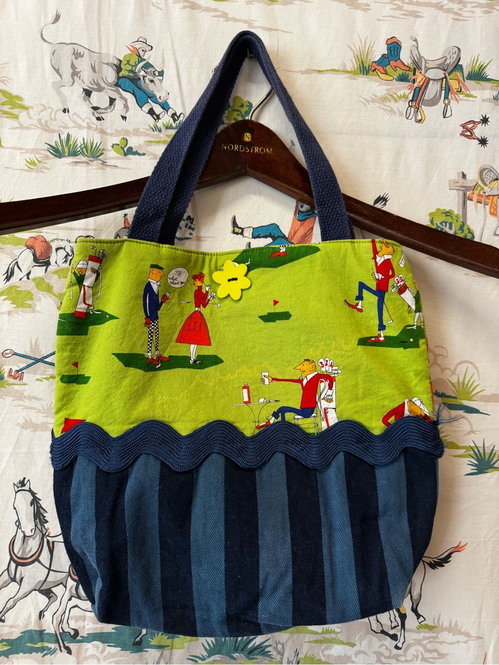 Fun Canvas Golf Print Tote Bag in Lime Green and Navy